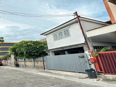 ให้เช่าบ้านเดี่ยวหรู 2 ชั้น 5 นอน สุทธิสาร–ลาดพร้าว 64 เฟอร์พร้อม