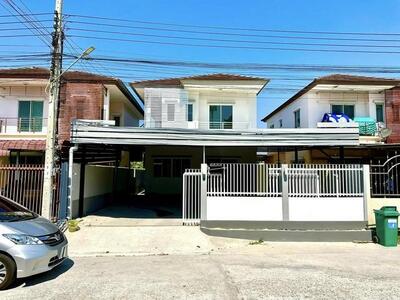 ให้เช่าบ้าน 2 ชั้น 60 ตร.ว. ถนนคุ้มเกล้า ตรงข้ามตลาดคุ้มเกล้า