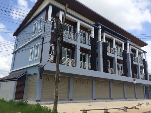 ขายด่วน อาคารพาณิชย์ฯ อาคารพาณิชย์ แม่สอด จ.ตาก  ใหญ่ 22 ตาราง-วา 3499999 - ใกล้กับ เมกาโฮม แม่สอด 60 เมตร และห่างจากสนามบิน 1 กม. น่าอยู่มาก