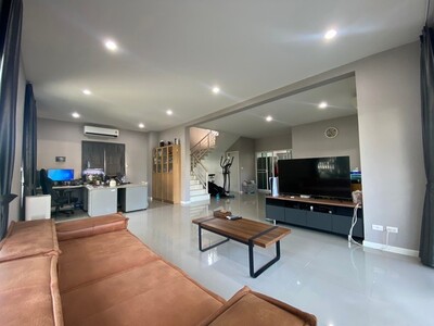 เดอะแพลนท์ อ่อนนุช-มอเตอร์เวย์ หลังมุม บ้านไซส์ใหญ่ พร้อมอยู่ ฟรี