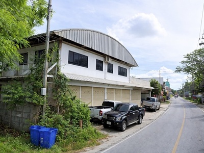 ตึกแถว 3 พร้อมโกดัง ท่าอิฐ  800 ตร.ม. MRT กระทรวงสาธารณสุข 900 ม.