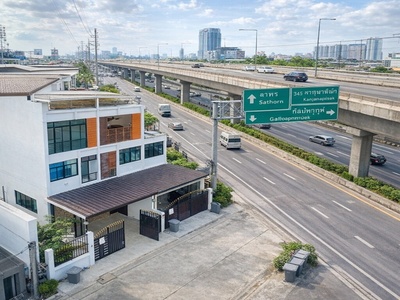 ตลาดสำเพ็ง2 กัลปพฤกษ์ สาทร เช่าทาวน์โฮม 3 ชั้นหลังมุม 3 นอน 