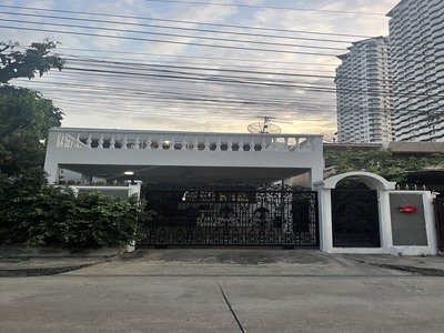 ขายบ้านเดี่ยว 2 ชั้น รีโนเวทใหม่ ซอย Airport Link หัวหมาก 