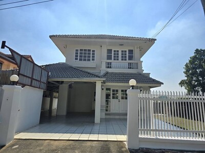 ขายบ้านสีวลี รังสิต หลังมุม รีโนเวททั้งหลัง 4 นอน ใกล้ทางด่วน 