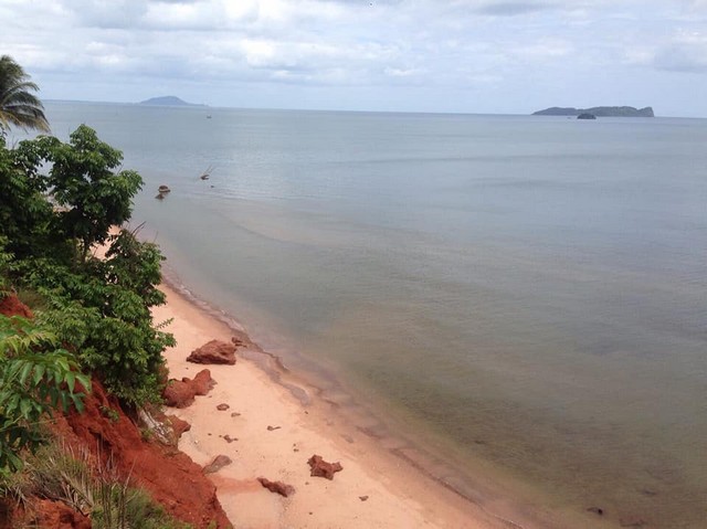 ที่ใกล้ทะเลสวยน้ำใสแหล่งหายากในไทย บางสะพานน้อย  ทะเลฝั่งแดง บางสะพานน้อย  ประจวบ  แปลงเล็ก วาละ 6900 บาท หาดผาฝั่งแดง UNSEEN THAILAND 