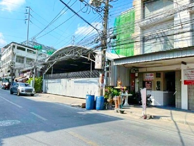 ตลาดนกฮูก 4กม. 350ตร ติวานนท์ 34-40  MRT ศูนย์ราชการนนทบุรี โกดัง