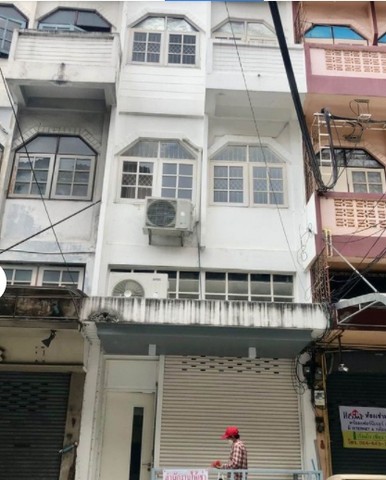 ให้เช่าอาคาร4.5ชั้น รามคำแหง24/5 ใกล้ปากซอย มีแอร์จอดรถ 1 คัน  