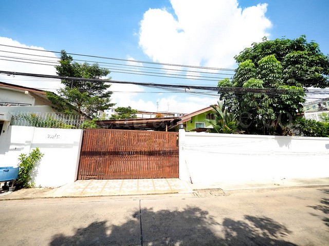 R1 บ้านเดี่ยวชัั้นเดียว พร้อมที่ดิน ซอยพงษ์เพชรนิเวศน์ ประชาชื่น
