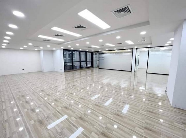ให้เช่า พื้นที่สำนักงาน ตึกพญาไทพลาซ่า  ติด BTS พญาไท   ราคา 90,000 บาท