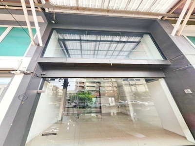 MRTราษฎร์พัฒนา 900ม.​ อาคาร​ ใหญ่มาก 4 ชั้น 28ตรว. รามคำแหงปลาย  