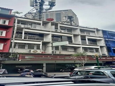 ให้เช่า อาคารพาณิชย์ 4 ชั้นสามคูหา ริมถนนสุขุมวิท ใกล้Rain Hill 