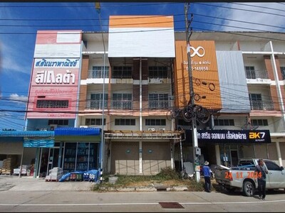 ขายอาคารพาณิชย์ 3 ชั้น ถ.สุขมวิท (ทล.3) ต.สัตหีบ อำเภอสัตหีบ จ.ชล