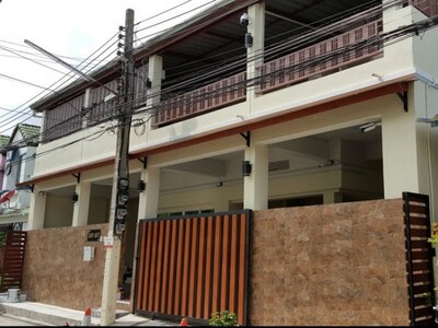 ขายด่วน ทาวน์เฮ้าส์ 21 ตรว 2 หลังติดกัน รวม 42 ตรว ไม่ขายแยก 