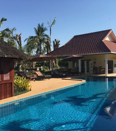 บ้านหรูหลังใหญ่สไตล์ไทย/ตะวันตก พร้อมสระว่ายน้ำระบบน้ำแร่ และห้องออนเซนจากุชชี่ 
