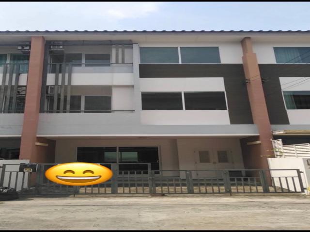 ขาย ทาวน์โฮมเดอะทรัสต์ซิตี้ The Trust City งามวงศ์วาน 25    ใกล้สถานีรถไฟฟ้าสายสีม่วงแยกติวานนท์