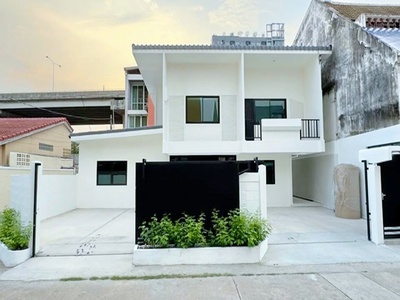 ให้เช่าบ้านเดี่ยว 2 ชั้น  60ตร.วา.ARLรามคำแหง 700ม. พัฒนาการ8-14 