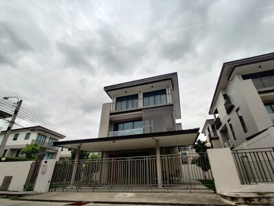 ให้เช่าบ้านเดี่ยว 3 ชั้น พร้อมเข้าอยู่ โครงการ AQ Arbor สวนหลวง ร