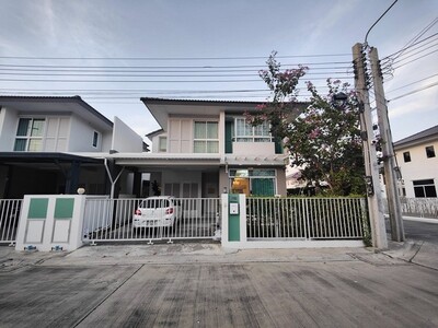 ให้เช่าบ้านแฝด 2 ชั้น หมู่บ้านเทรนดี้ ธารา บางนา ( กม.16) 