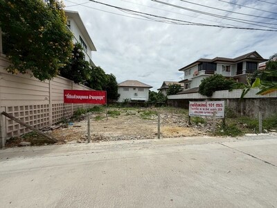 ขายถูกที่ดินสี่เหลี่ยมผืนผ้าถม แถวโชคชัย 4 ซอย 54  เนื้อที่ 101  