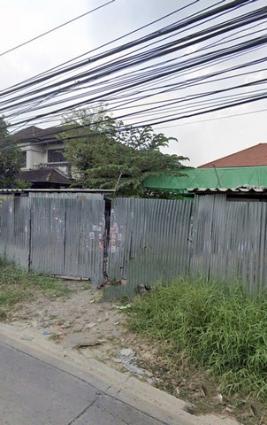 ขายที่ดินเปล่า  เนื้อที่ 96 ตร.ว.และ148 ตร.ว. รวม 2แปลง  ซอยนวมินท์ 42 