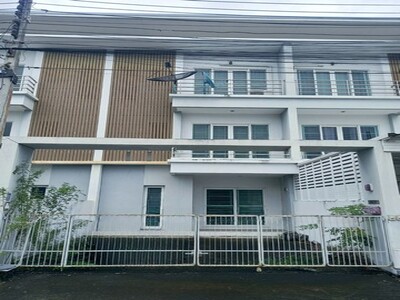 ขายบ้าน The Urbana 3 เชียงใหม่ 3 ชั้น 3 นอน ใกล้สนามบิน ราคา 3.2 