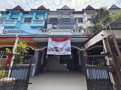 ทาวน์โฮม 4 ชั้น เล่นระดับ พื้นที่ใช้สอยเยอะ ทำเลดี ใกล้สตรีวิทยา 