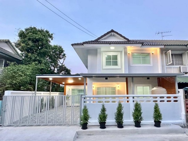  พฤกษา  26  ซอยแก้วอินทร์บางใหญ่อยู่ต้นโครงการใกล้เซเว่น  มีบริเวณข้างบ้าน