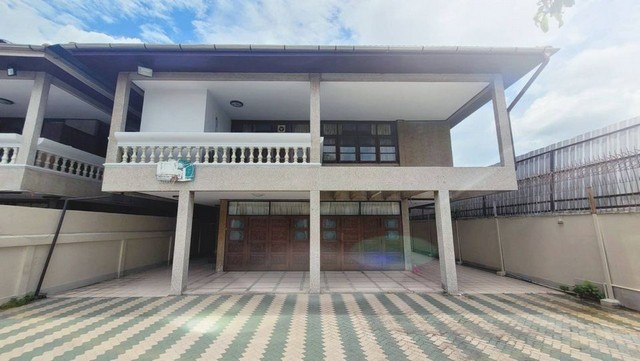 [F114]บ้านเดี่ยว สมเด็จเจ้าพระยา คลองสาน รีโนเวทใหม่ ตกแต่งบิ้วอินเฟอร์ทั้งหลัง 