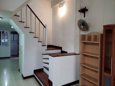 ้ทาวโฮม3ชั้น ซอยลาดพร้าว 101  มี 4ห้องนอน 3ห้องน้ำ