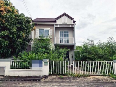 ขายทาวน์เฮ้าส์  หมู่บ้านเดอะวิลเลจ กาญจนาภิเษก-ราชพฤกษ์  นนทบุรี