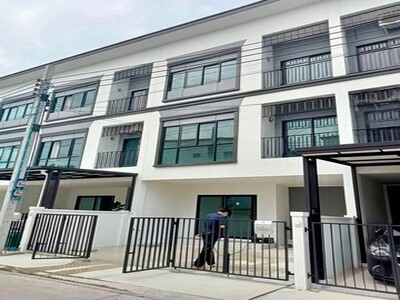 ให้เช่าทาวโฮม 3 ชั้นบ้านลุมพินี ทาวน์เพลส สุขุมวิท-ศรีนครินทร์ 