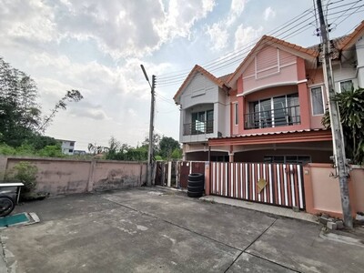 ขาย ทาวน์เฮ้าส์ ปารียา พาร์ค ศรีราชา