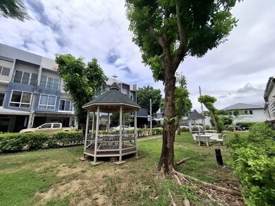 ให้เช่า ทาวน์โฮม3ชั้น 25ตรว.โครงการกรีนิช ติดถนนใหญ่ ถนนรามอินทรา