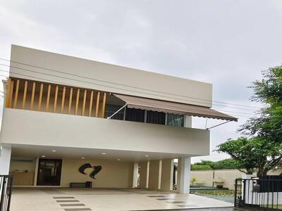ให้เช่าบ้าน 2 ชั้น คอร์ทยาร์ด วิลล่า พระราม 9-วงแหวน ถ.กาญจนาภิเษ