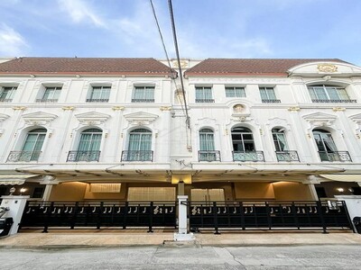 ขายโฮมออฟฟิศ 3.5 ชั้น 425 ตรม. บ้านกลางกรุง แกรนด์เวียนนา พระราม3