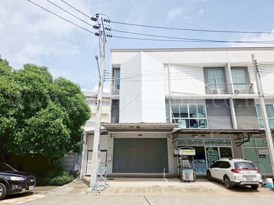 B1 ทาวน์โฮม 3 ชั้น บ้าน พฤกษา 95/3 หลังริม