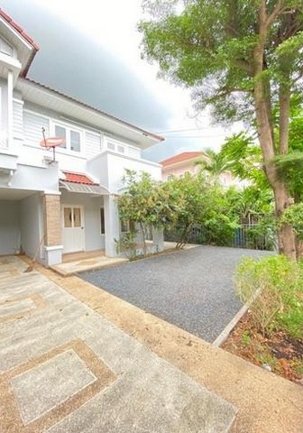  ให้เช่าบ้านเดี่ยว 2 ชั้น เพอเฟคเพลสรามคำแหง 164 เขตสะพานสูง พร้อมอยู่ เดินทางสะดวก