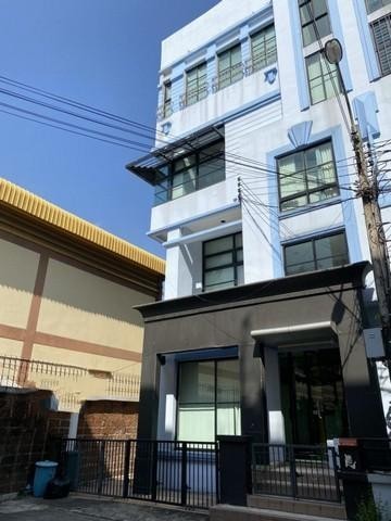 ให้เช่าโฮมออฟฟิศ 4 ชั้น หลังมุม  ลาดพร้าว71 นาคนิวาส ซอย 6 บ้านกลางกรุงออฟฟิศปาร์คลาดพร้าว 71