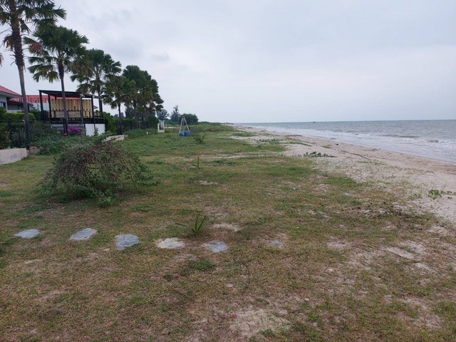 ขายที่ดิน 1 ไร่  ติดทะเล ชะอำ ️จ.เพชรบุรี  ที่ดินเหมาะแกการทำ รีสอร์ท บ้านพักตากอากาศ พูลวิลล่า