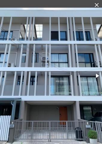 BH1697 ให้เช่าทาวน์โฮม 3ชั้นครึ่ง วาย เรซิเดนท์ สุขุมวิท113 4ห้องนอน 4ห้องน้ำ