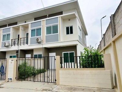 วิลเลจ แอท พาร์ค ราชพฤกษ์-กาญจนาภิเษก คลองพระอุดม ลาดหลุมแก้ว ปทุ
