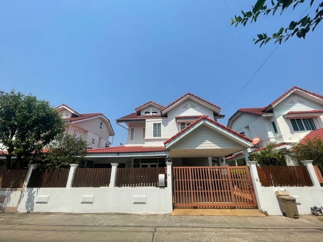 ขายบ้านเดี่ยว ทำเลนาคนิวาส37 (โชคชัย4ซอย22)ซอยลาดพร้าว71 พร้อมอยู่ ติตต่อ อรัชพร 0814888799