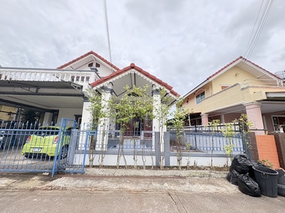 เซ็นทรัล คฤหาสน์ จอดรถได้2-3คัน  54ตรว. 250ตรม. หาดแสงจันทร์ 4km