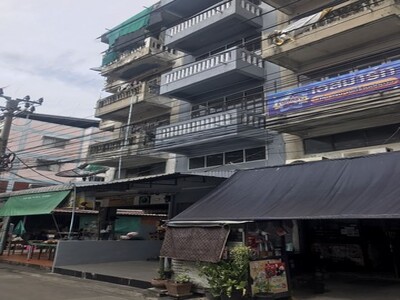ขายด่วน อาคารพาณิชย์ 5ชั้น ลาดพร้าว80 รีโนเวทใหม่ พร้อมอยู่
