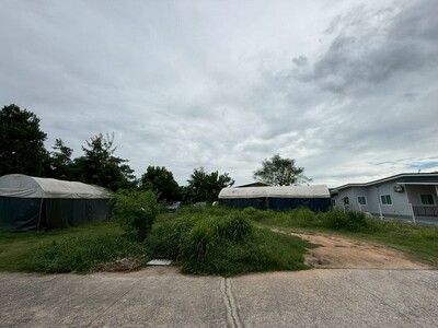 ขายที่ดินศรีราชา ที่ดินเปล่าในหมู่บ้านจัดสรร  ถนนเก้ากิโล เดินทาง