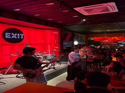 เซ้งบาร์ร้านอาหาร ดนตรีสด ติดถนนศรีนครินทร์ ตรงข้ามซีคอน สแควร์