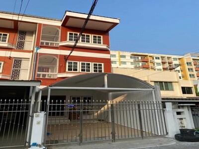 ให้เช่าทาวน์เฮาส์ 3 ชั้น 276ตรม 24ตรว ซ.ลาดพร้าว 29