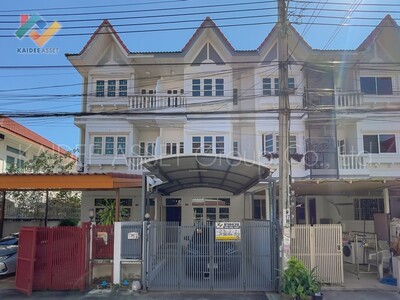 ทาวน์เฮ้าส์ ซอย นาคนิวาส 37 แยก 1-8 ถนน ลาดพร้าว 71 ขายถูก