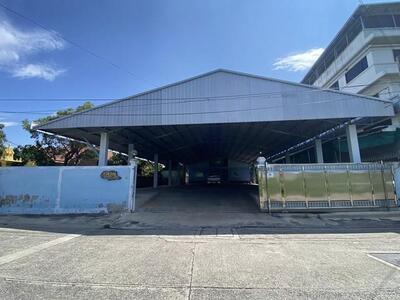 ให้เช่าโกดัง 780 ตร.ม. พร้อมออฟฟิศ และที่พักคนงาน ถนนเพชรเกษมซอย 