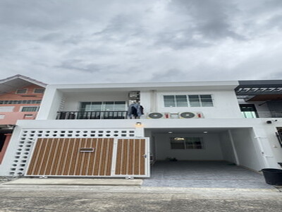 ให้เช่า ทาวน์โฮม ห้วยขวาง รัชดา18เฟอร์นิเจอร์ไหม่  บ้านว่างพร้อมอ